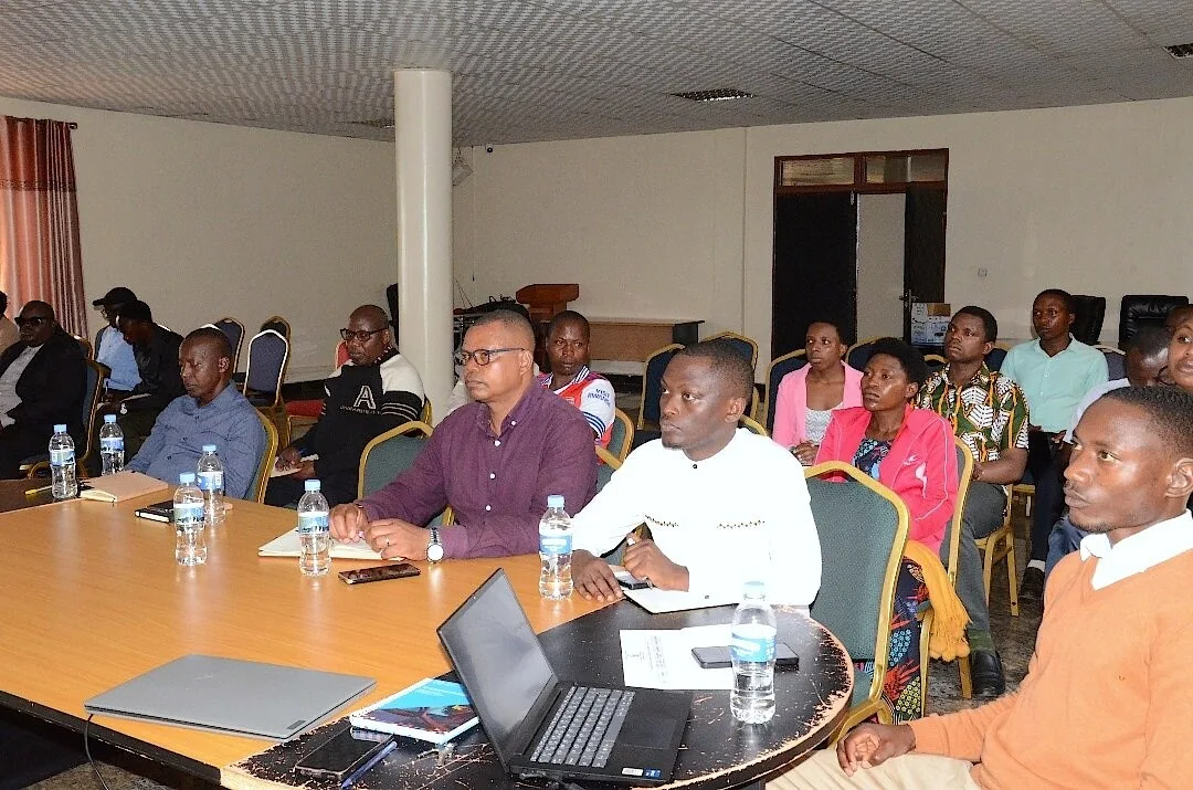 Un échange sur la formation et l’expérience professionnelle des jeunes à Gatsibo.