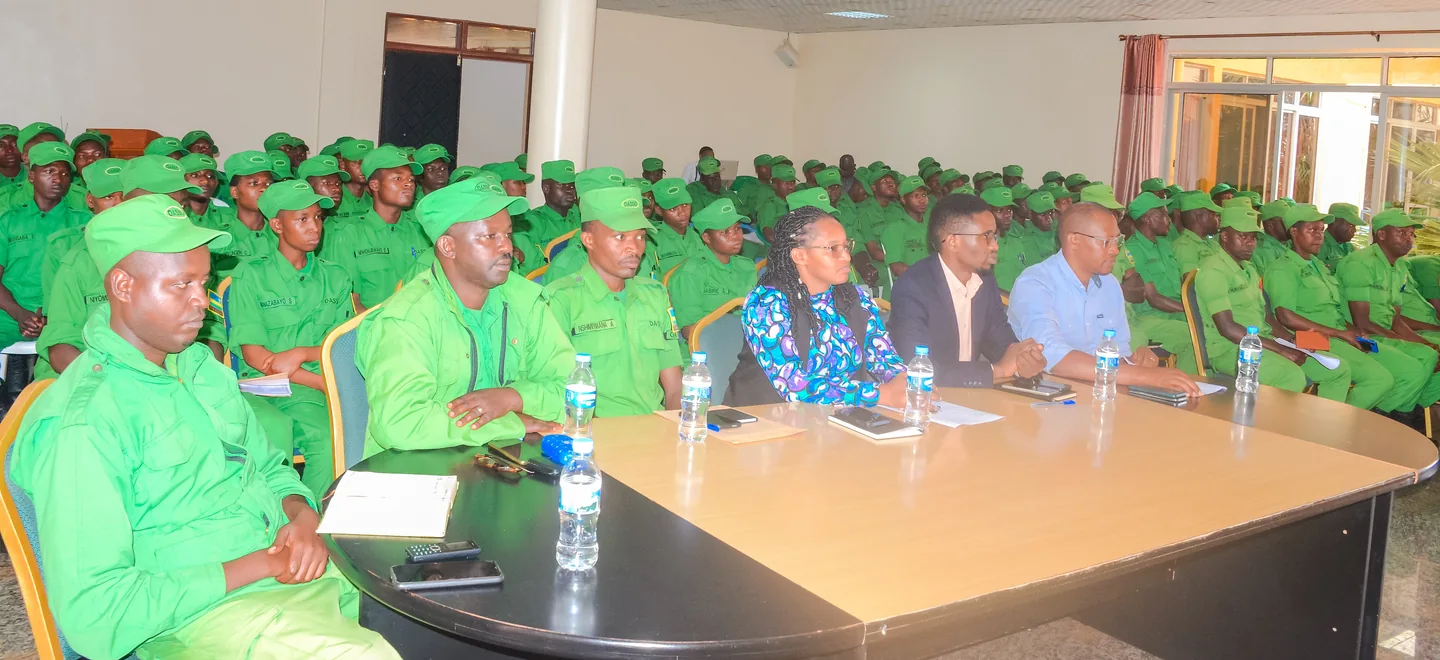 Abakozi b’umutekano w’Akarere ka Gatsibo mu myitozo.