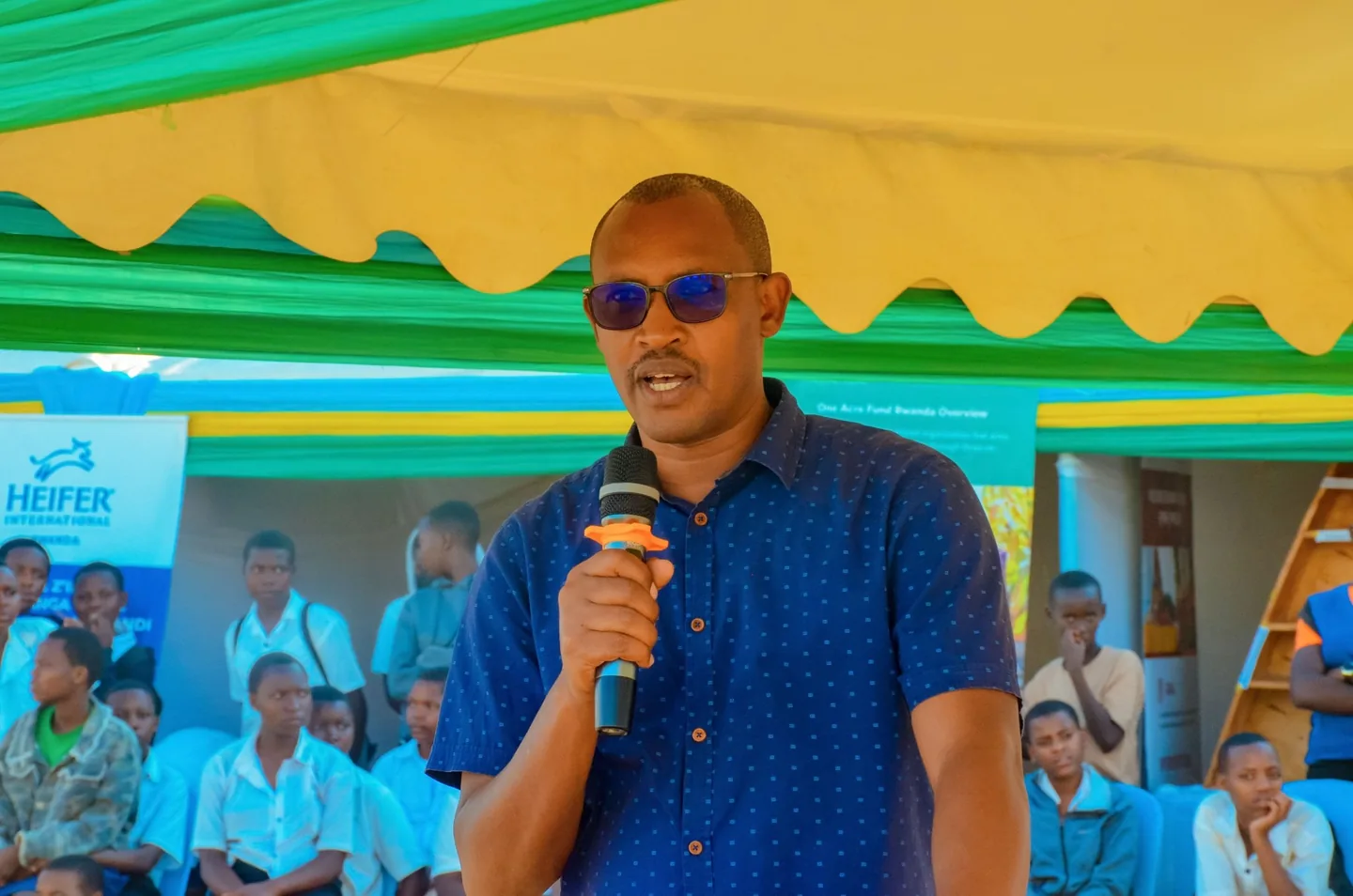 A speaker at the JADF exhibition in Kabarore.